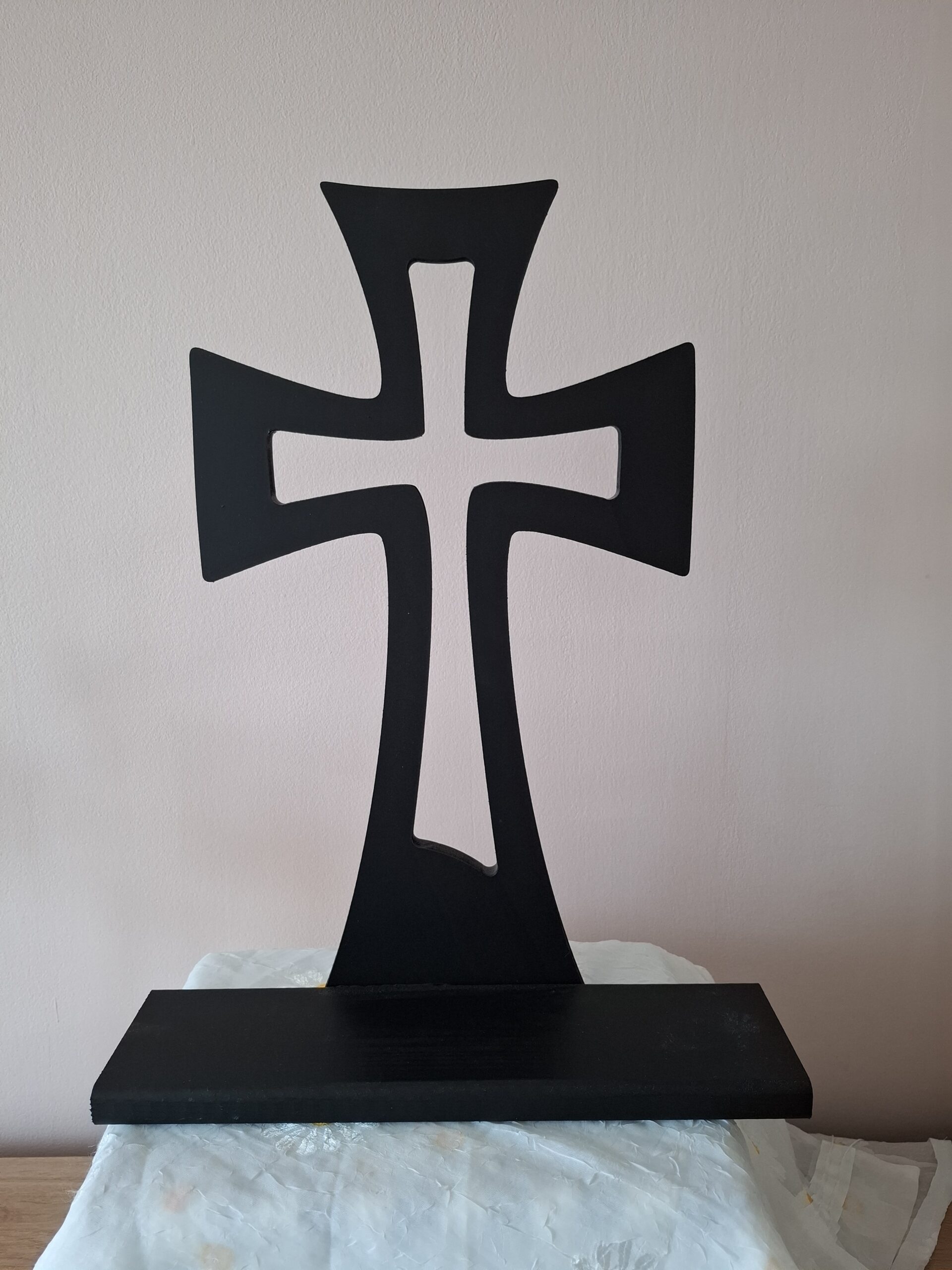 Krzyż wzór 6 baza stroik kompozycja kwiatowa nagrobna czarny